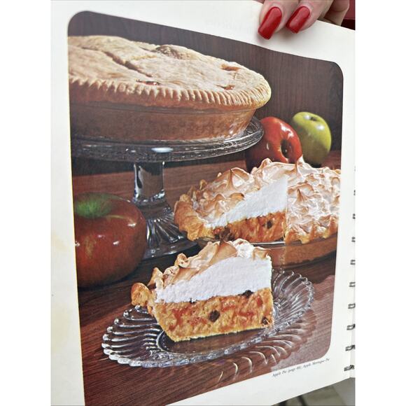 Betty Crocker's Pie and Pastry Cookbook Party Potluck Recipes 1st Ed 1968 - Picture 7 of 11